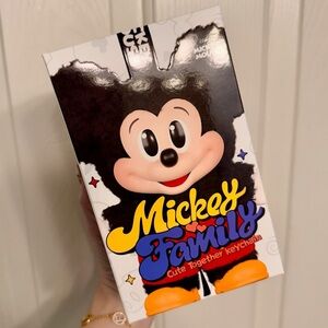BNIB! Disney Mickey Family Cute Together Series keychain blind box